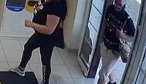 Policie pátrá po dvou zlodějích