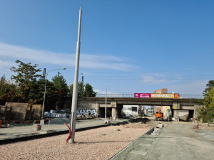 FOTO: Přeložení tramvaje na Plotní se protáhne do příštího roku. První šaliny přitom měly vyjet už na podzim