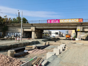 FOTO: Přeložení tramvaje na Plotní se protáhne do příštího roku. První šaliny přitom měly vyjet už na podzim
