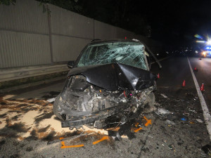 Opilá řidička Frodu se střetla s protijedoucí Škodovkou, oba šoféry musel do nemocnice převézt vrtulník