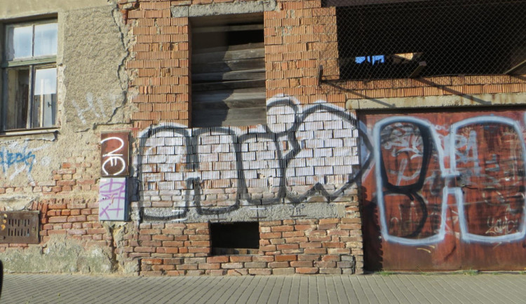 Sprejeři svými "malůvkami" způsobili škodu za 300 tisíc korun