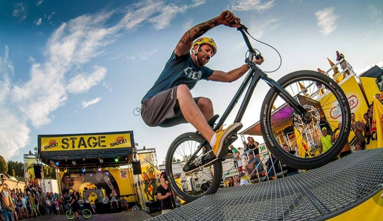 (NE)OBYČEJNÍ: Kluk z Hrádku, co se z přeskakování pařezu dostal mezi přední světové bikery