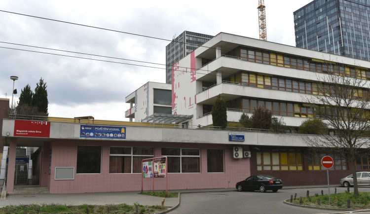 Brněnské úřady mění otevírací dobu, pro lidi budou dostupné jen dva dny v týdnu