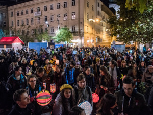 Klíči si letos zazvoníme z okna, oslavy 17. listopadu a Brněnský sedmnáctý tento rok proběhnou online