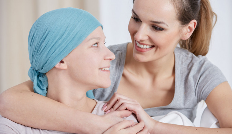 Nový projekt NEBÝT NA TO SAMA chce pomoci ženám trpícím rakovinou