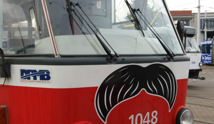 Brnem začnou jezdit autobusy i šaliny s kníry, dopravní podnik podpoří projekt Movember proti rakovině prostaty