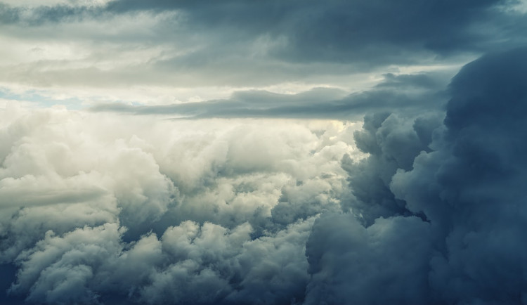 POČASÍ NA ÚTERÝ: Ani dnes se sluníčka nedočkáme. Na většině území bude zataženo