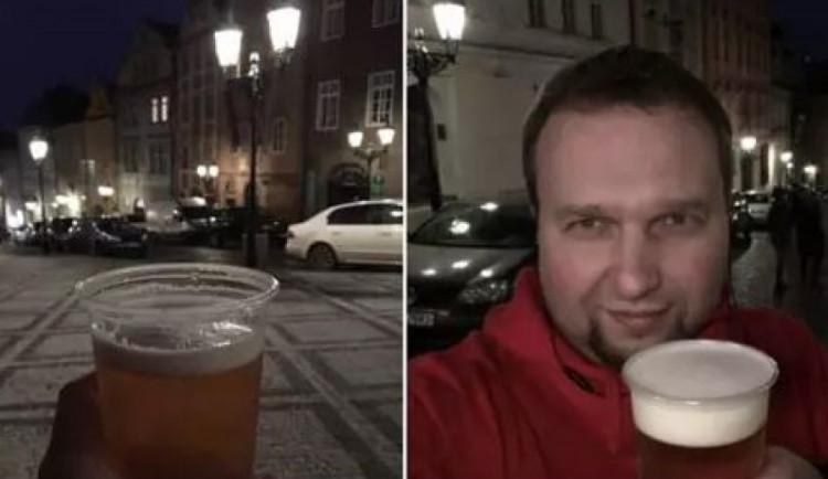 Poslanec Marian Jurečka pil pivo na veřejnosti. Fotkou se pochlubil na sociálních sítích