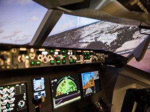 Na zkoušku pilotem Boeingu nebo vojenské stíhačky. Na unikátních simulátorech z Brna se může létat i za časů koronaviru