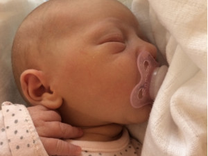 Zuzanka se narodila v autě na parkovišti po cestě do porodnice