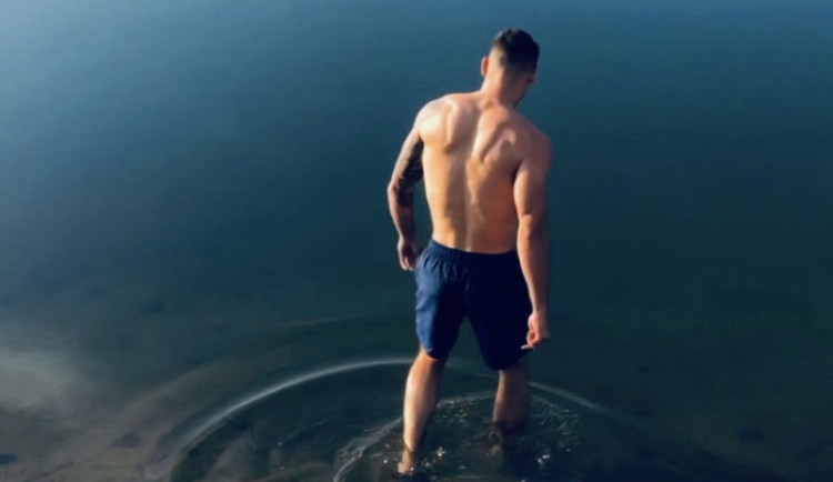 Martin preferuje otužování v přírodě