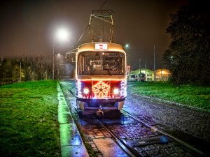 VIDEO: Vánoční šalina bude v Brně jezdit do 27. prosince, letos po dvou trasách