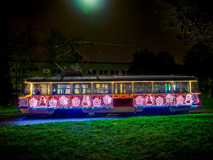 VIDEO: Vánoční šalina bude v Brně jezdit do 27. prosince, letos po dvou trasách