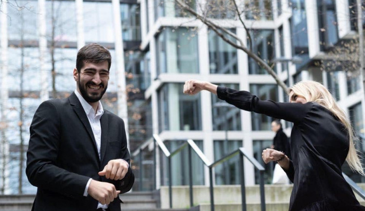 Zájem o hypotéky je navzdory očekáváním enormní. Úrokové sazby nejspíš porostou, na sjednání je nejlepší čas 