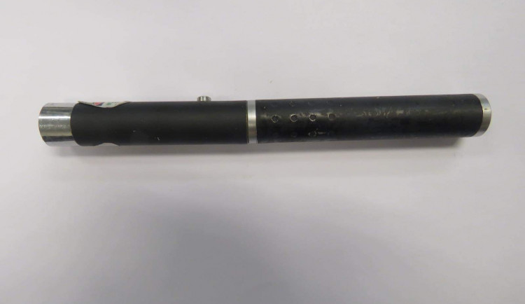 Samozvaný mstitel v kamionu svítil řidičům do aut laserem. Chtěl je tím naučit používat mlhovky