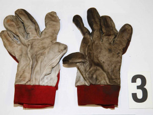 Nerad to dělám, ale musím, omlouval se lupič při přepadení obchodu