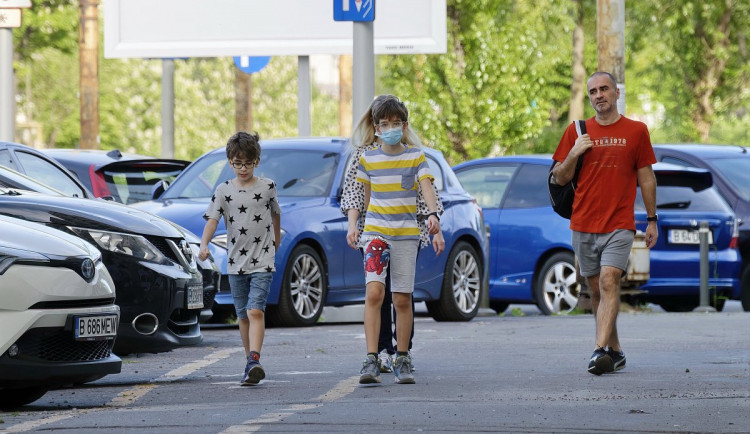 Město buduje dětem bezpečné cesty do školy, díky odkupu pozemku vznikne nový chodník