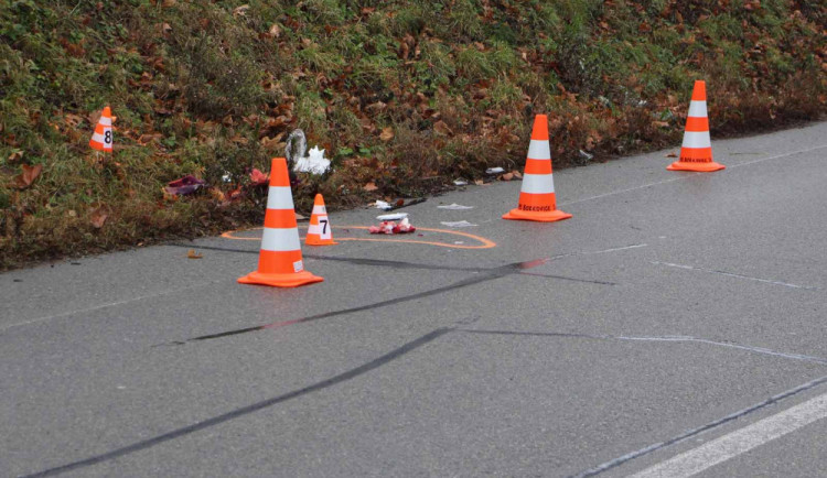 Hodinu před Vánoci srazil v Brně řidič mladého chodce, muž nehodu nepřežil