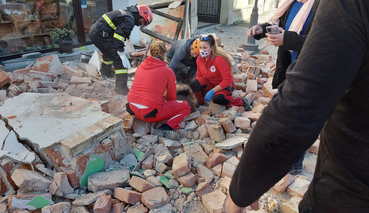 VIDEO: Chorvatsko zasáhlo další silné zemětřesení, seismografy zaznamenaly otřesy i v Brně