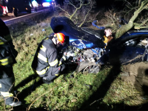 Přes svátky vyjížděli hasiči k osmdesáti zásahům, řešili autonehody, zatopený sklep i požár. Ten si vyžádal jeden lidský život