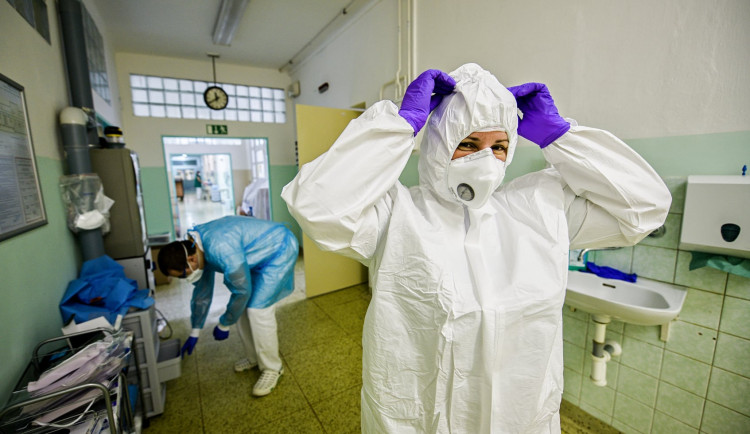 Vánoce a koronavirus na jihu Moravy: PES na čtvrtém stupni, počty nově nakažených ale přibývají