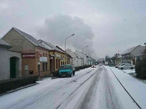 Při požáru budovy ve Vyškově se tři lidé nadýchali kouře