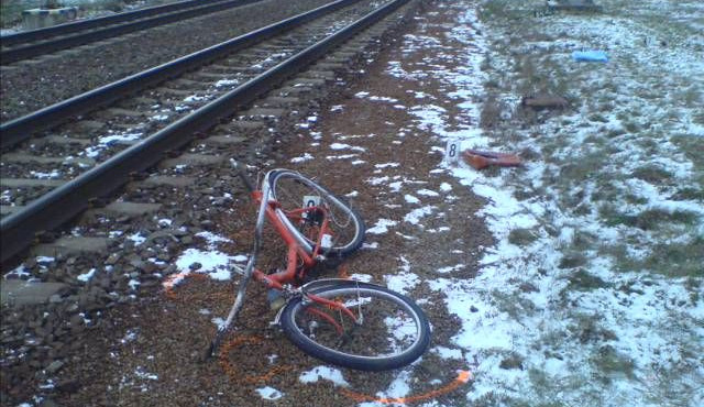 Vlak srazil v Hradci Králové cyklistu, ten střet nepřežil