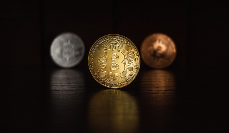 Muž se těšil na těžbu kryptoměny, místo toho přišel o sto tisíc