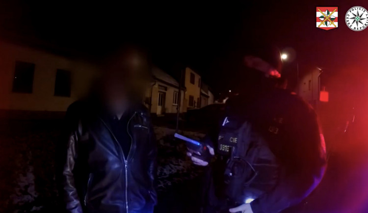 Policisté nachytali pěkně zřízené řidiče