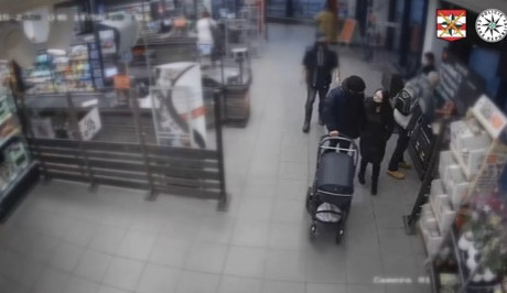 Poznáte lidi na obrázku?