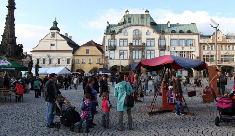 Dvůr Králové nad Labem chystá nové znění vyhlášky o nočním klidu