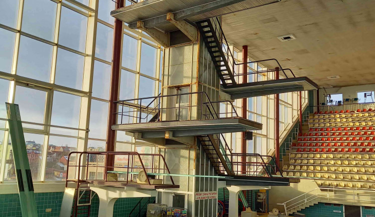 Město chce opravit skokanskou věž v plaveckém stadionu za Lužánkami