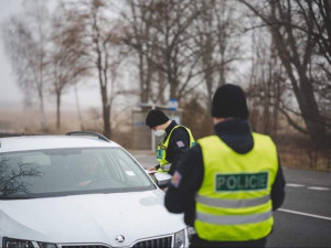 Policie na jihu Moravy řidiče kontroluje na 50 stanovištích