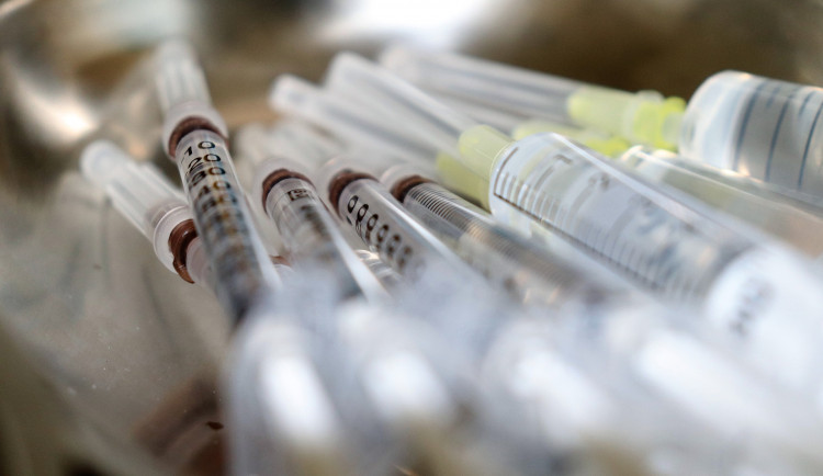 Ombudsman radí, jak na očkování lidí s omezenou svéprávností