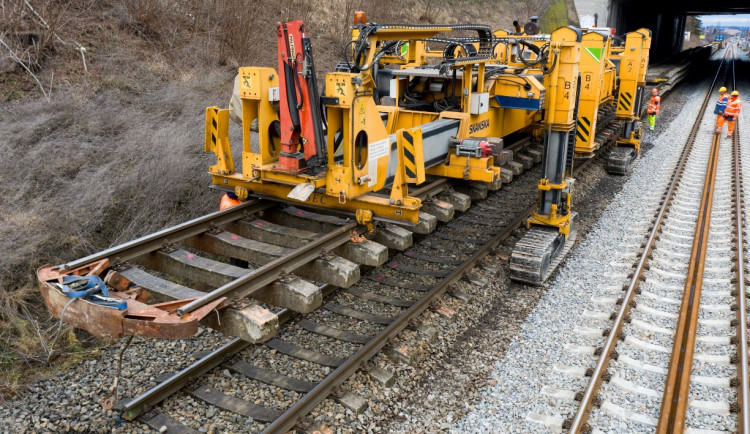 Práce na trati. Zdroj: Skanska