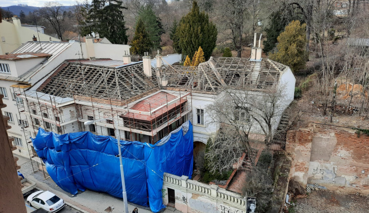 2D8EC78B-88AD-47FD-9E2B-42113AE82B9B