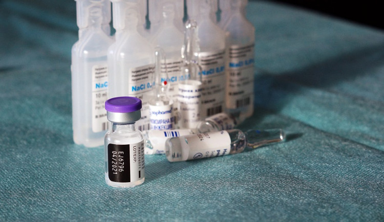Fakultní nemocnice Brno dala jiným krajů rezervu vakcíny Pfizer