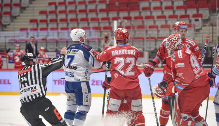 Třinec v prvním zápase čtvrtfinále smetl Kometu 5:0