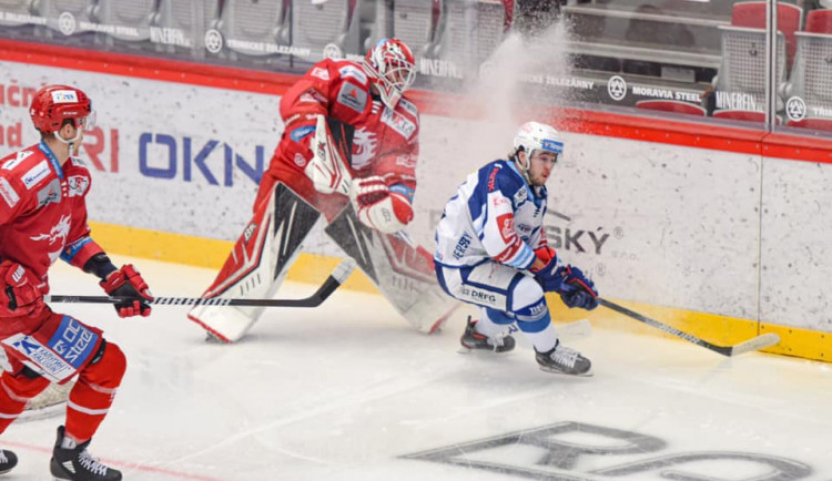 Kometa nezvládla ani druhý čtvrtfinálový duel, Třinec vyhrál jasně 7:2