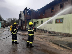 V Moravském Písku vyhořela administrativní budova, škoda je v milionech