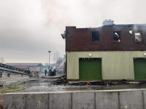 V Moravském Písku vyhořela administrativní budova, škoda je v mil. Kč