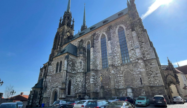 Petrov má na Velikonoce plno, mše si lidé zarezervovali do hodiny