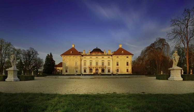 nasvícený-zámek-3-1024x570