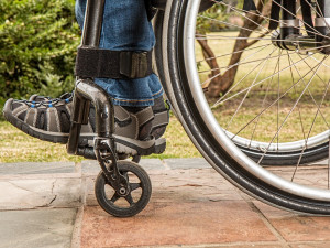 Agresor v Brně bezdůvodně zbil muže na invalidním vozíku