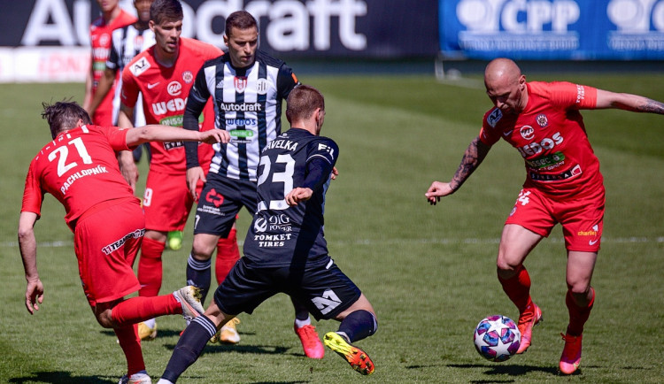 Další zkrat. Dynamo se utápí ve výsledkové krizi, doma nestačilo ani na Brno