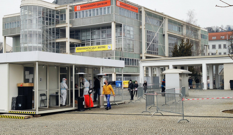 Očkovací centrum na výstavišti v Brně zvýšilo denní počet očkování na 2 tisíce