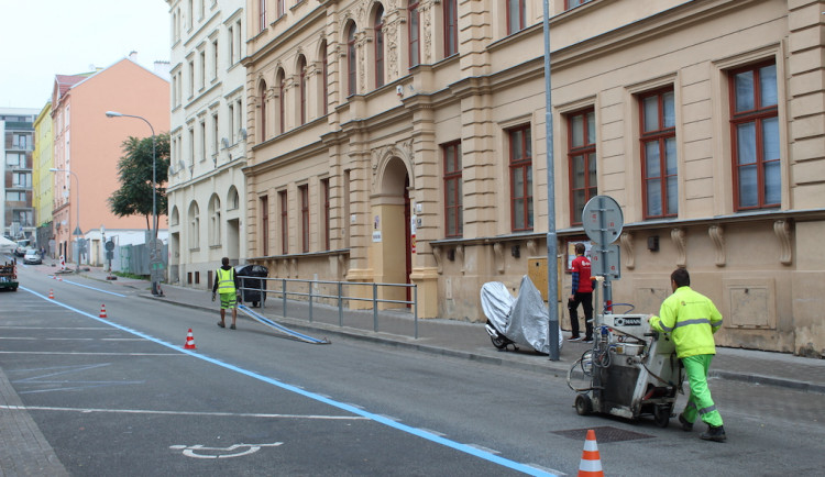 Brno rozšíří rezidentní parkování, modré zóny zamíří do sedmi nových oblastí