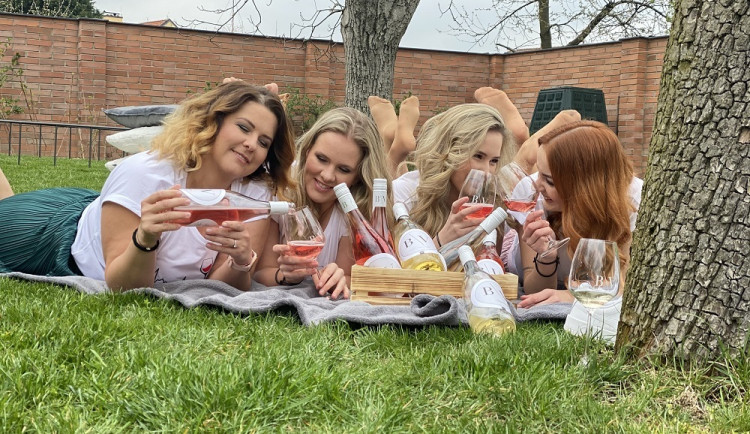 Co se skrývá za sklenkou aneb Jaro patří frizzante