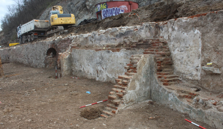 Brněnští archeologové odkryli pozůstatky osady Kamenný mlýn