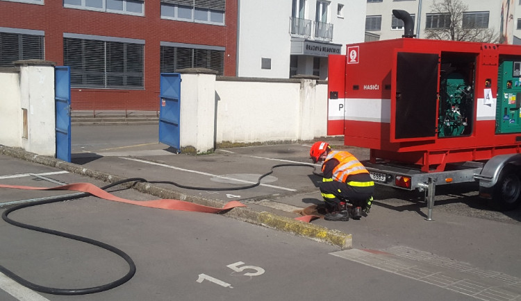 Rozsáhlá havárie vodovodu v Brně, některé oblasti byly bez vody